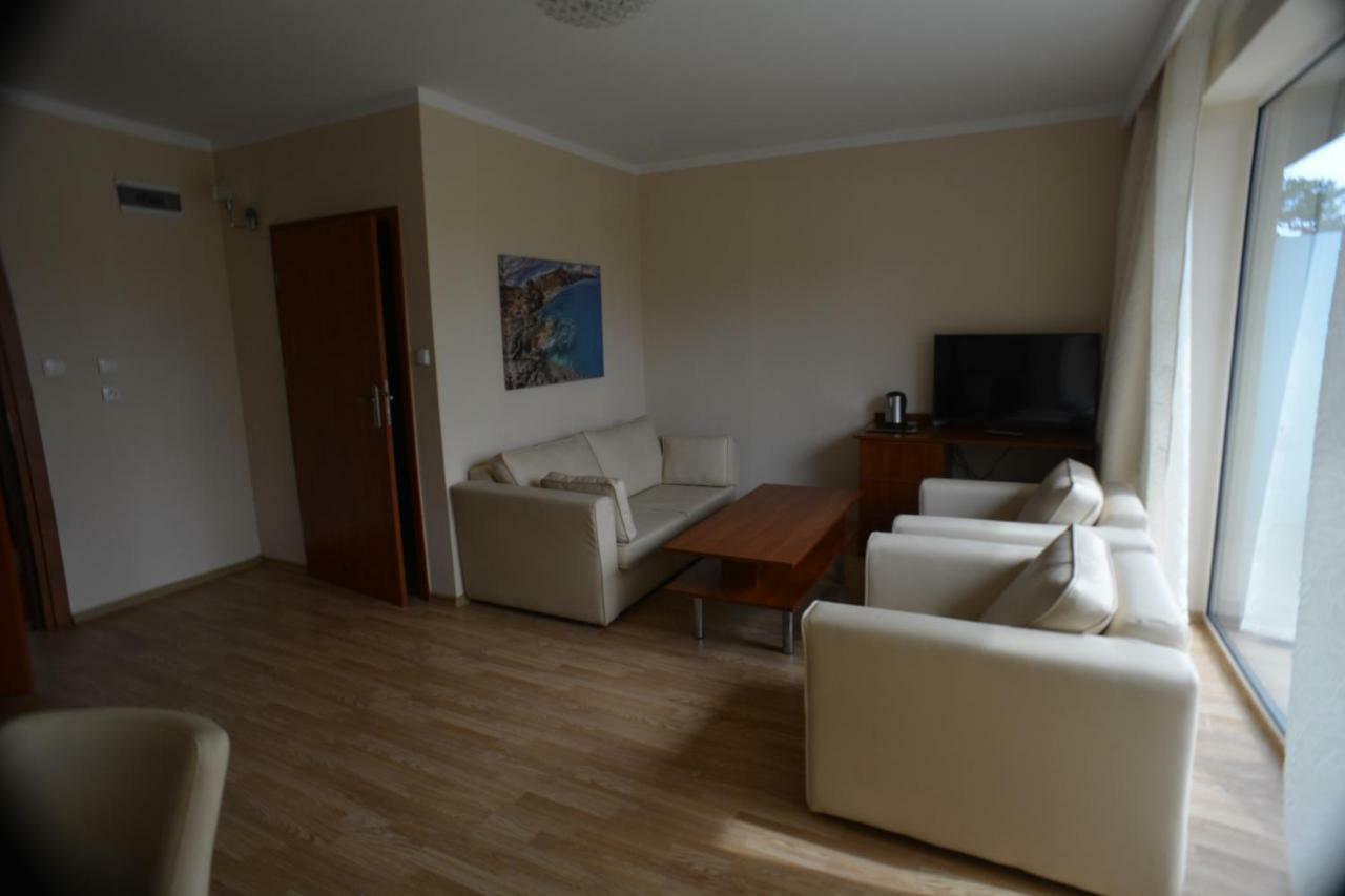 Floryda Jurata Bed & Breakfast Exterior foto